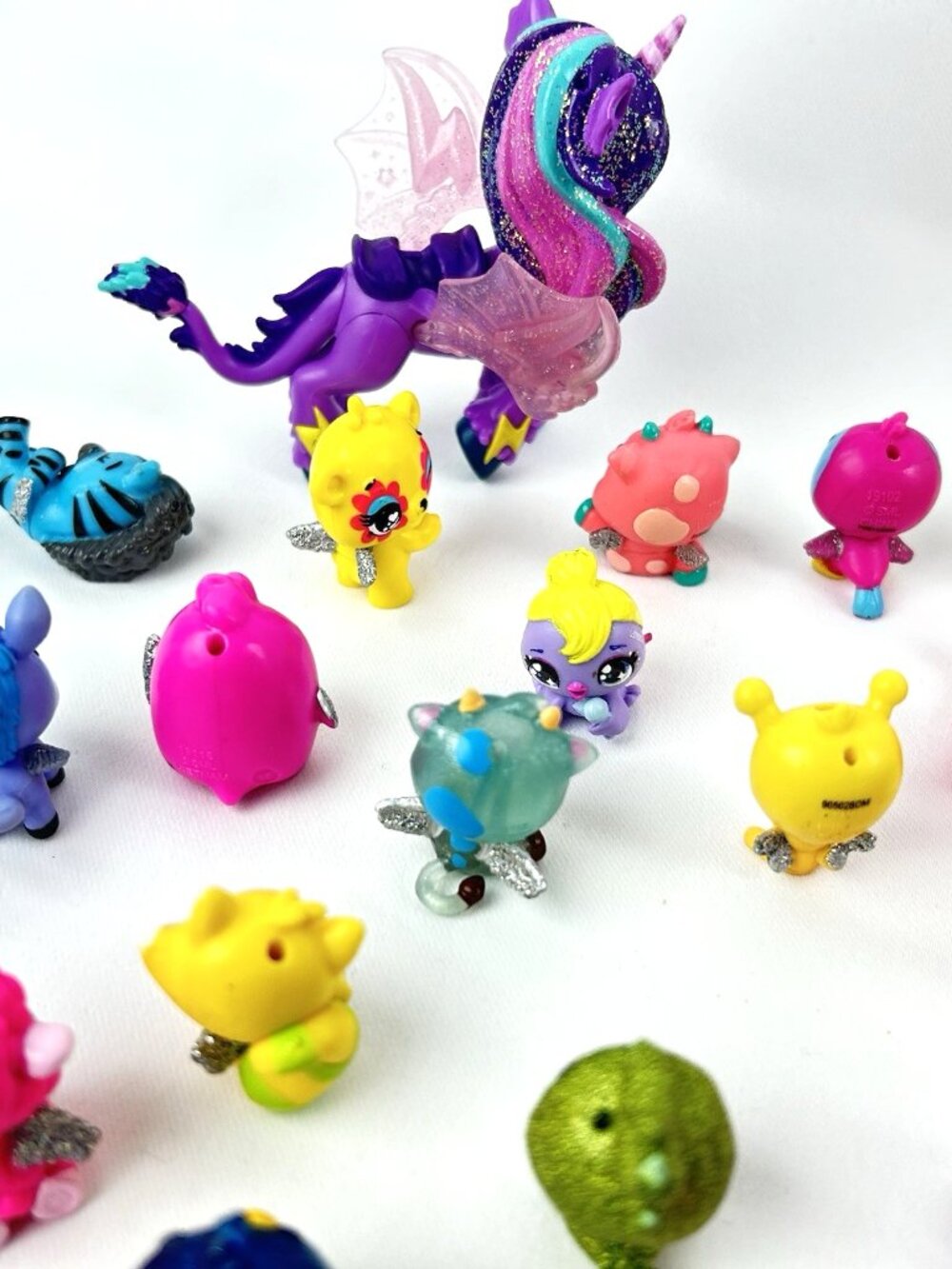 Hatchimals Colleggtibles Large Lot Figures + Unicornix Glide - Picture 15 of 16